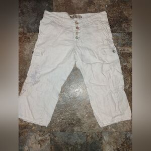 Casual White Capris with Button Detail